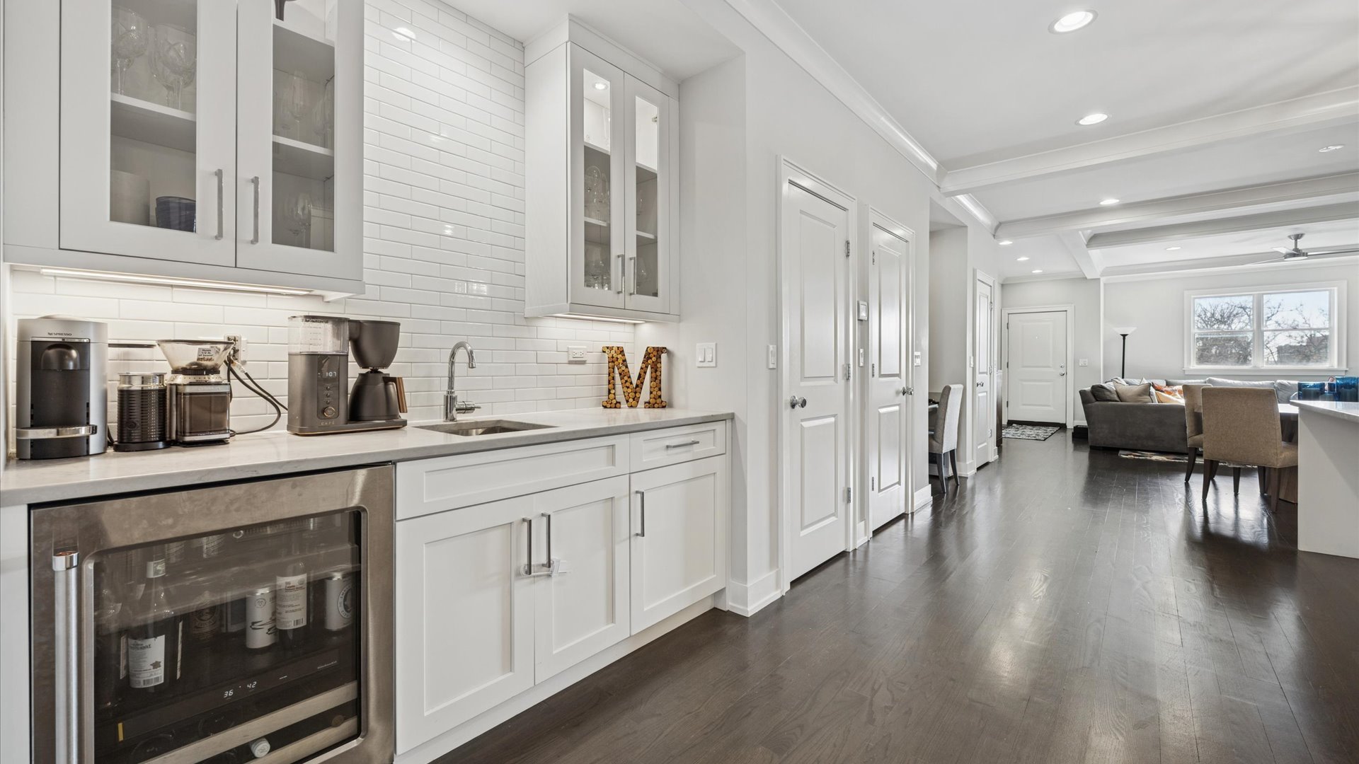 2341 West Roscoe Street, Unit 3W Chicago, IL 60618 - Photo 9 of 37