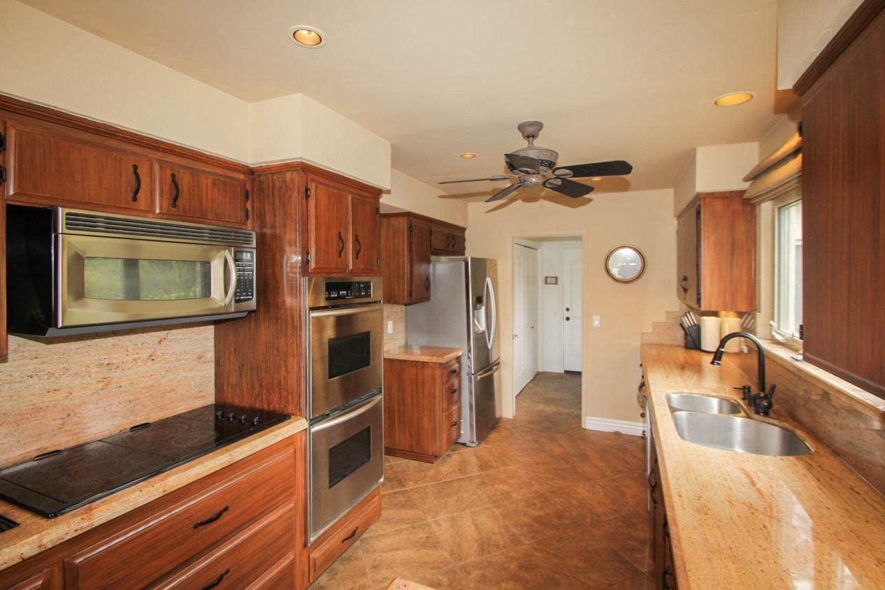 13316 Arroya Vista Road Poway, CA 92064 - Photo 15 of 25