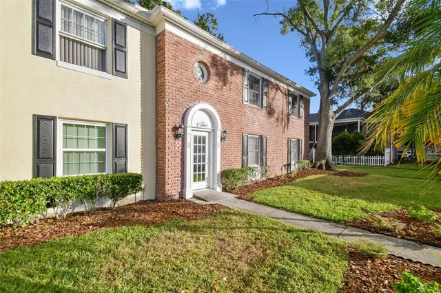 $1,900 | 13691 Orange Sunset Drive, Unit 201, Tampa, FL 33618