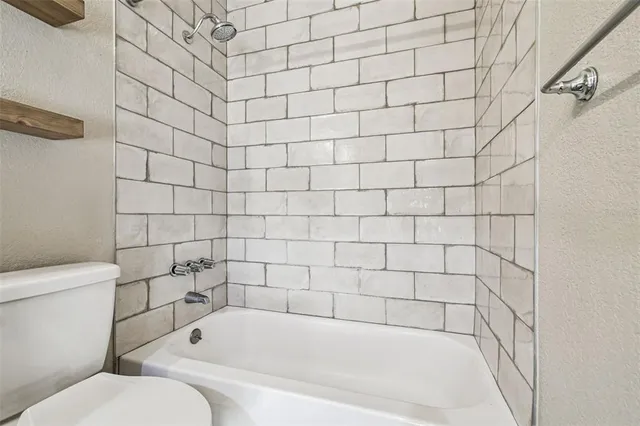 $1,900 | 13691 Orange Sunset Drive, Unit 201, Tampa, FL 33618