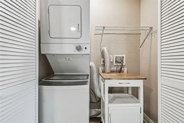 $1,900 | 13691 Orange Sunset Drive, Unit 201, Tampa, FL 33618