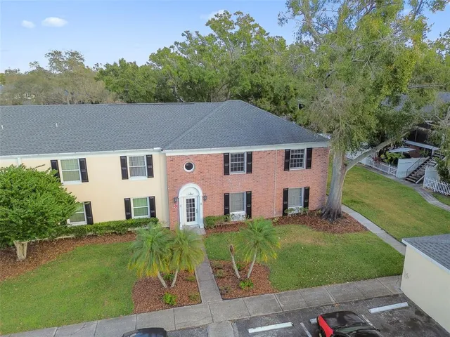 $1,900 | 13691 Orange Sunset Drive, Unit 201, Tampa, FL 33618