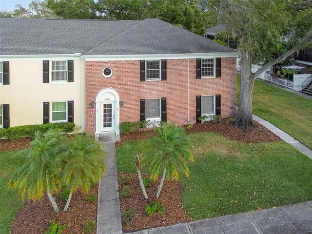 $1,900 | 13691 Orange Sunset Drive, Unit 201, Tampa, FL 33618