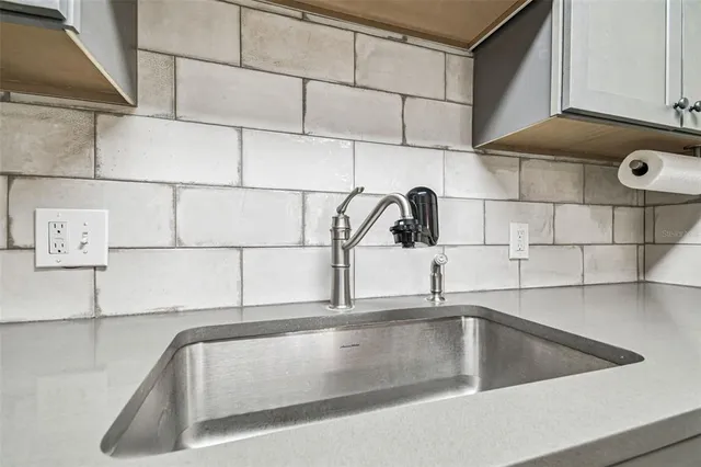 $1,900 | 13691 Orange Sunset Drive, Unit 201, Tampa, FL 33618