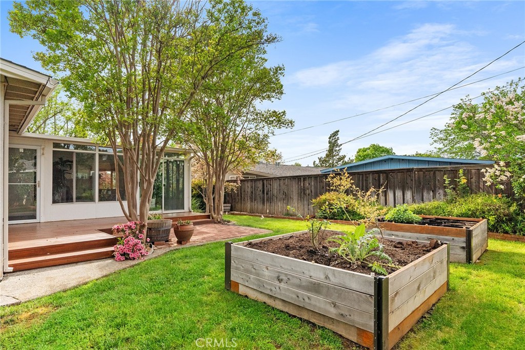 12 Amber Way Chico, CA 95926 - Photo 34 of 37 a garden view with a seating space