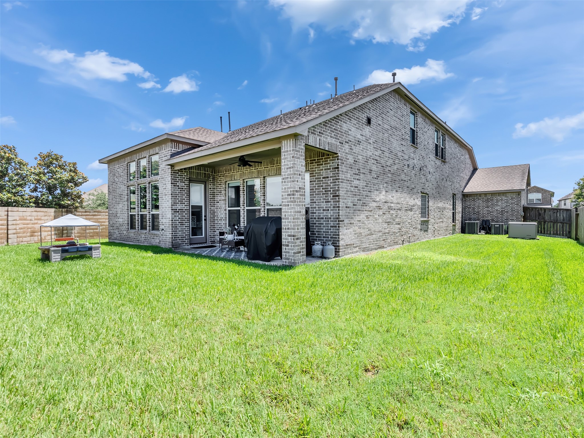 10302 Muir Peak Drive Rosharon, TX 77583 - Photo 35 of 40 Backyard view