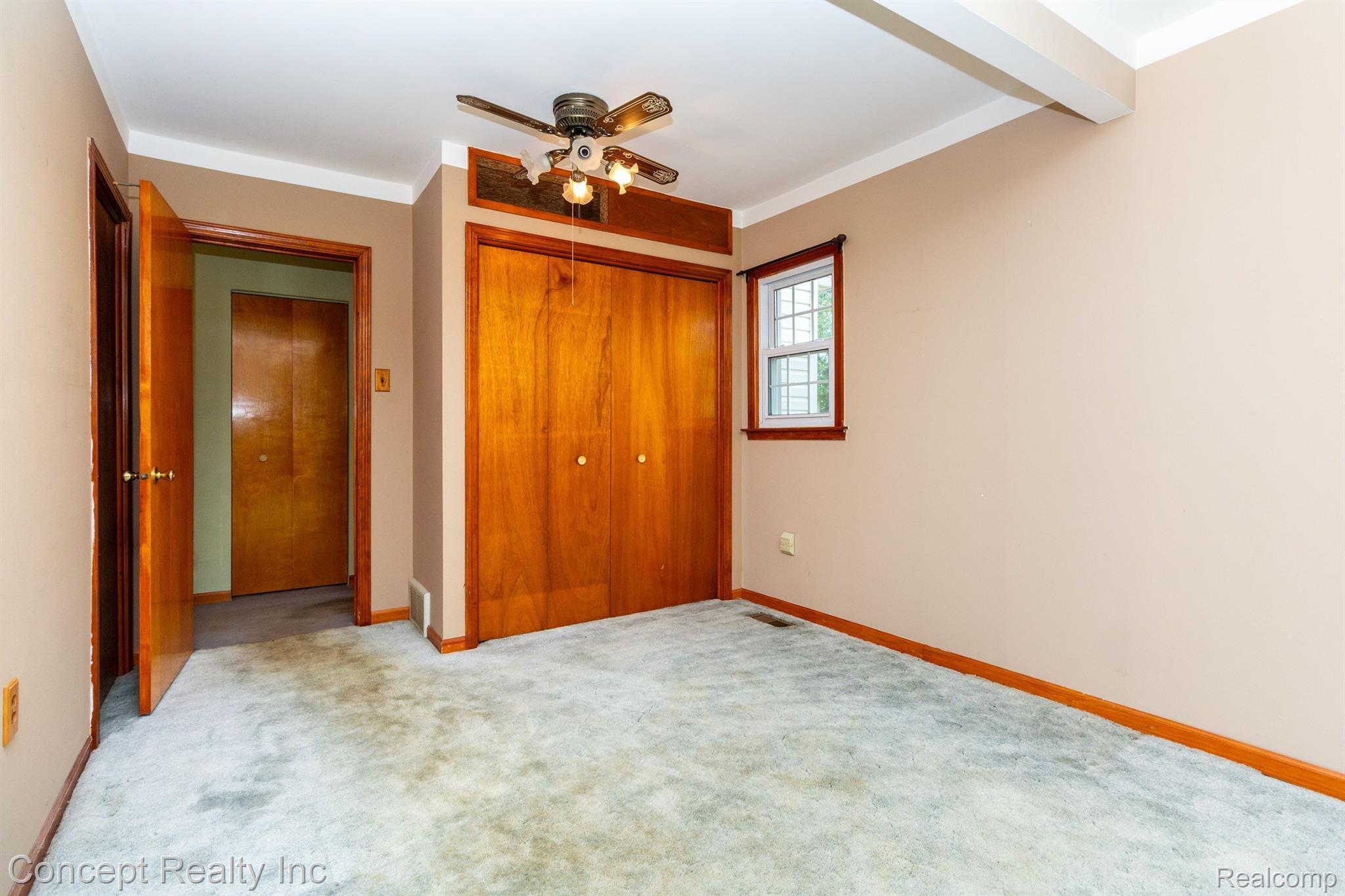 8589 Lake Road Grosse Ile, MI 48138 - Photo 13 of 31 Gallery Image 13
