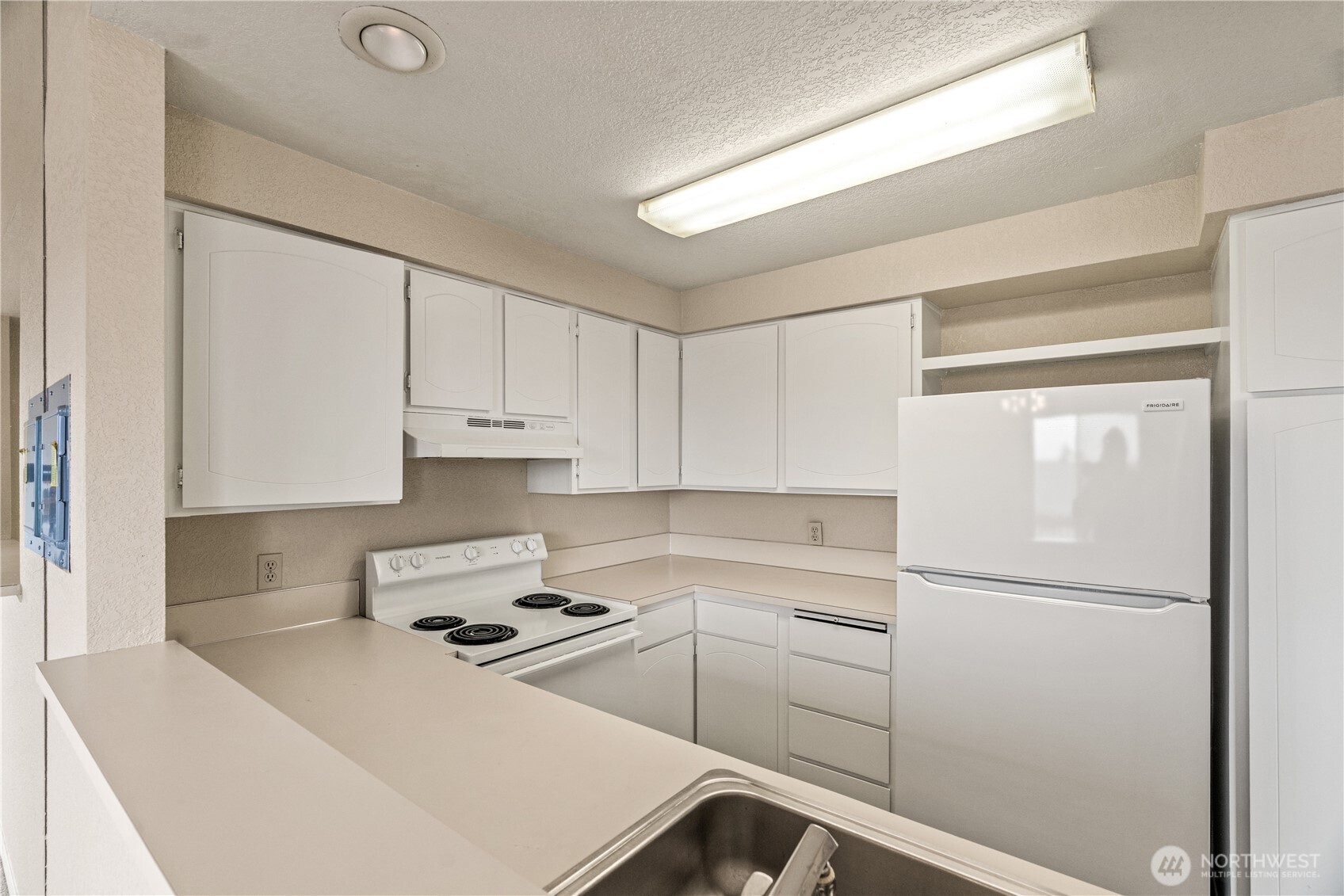 1319 South Puget Drive, Unit D35 Renton, WA 98055 - Photo 10 of 26