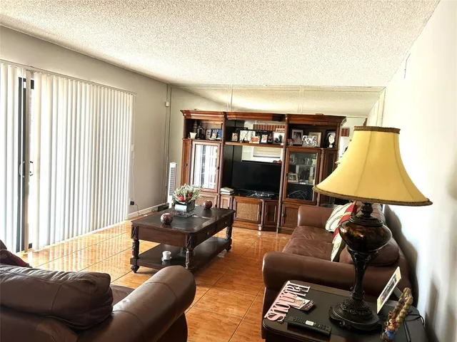 $460,000 | 7680 Northwest 79th Avenue, Unit P1, Tamarac, FL 33321