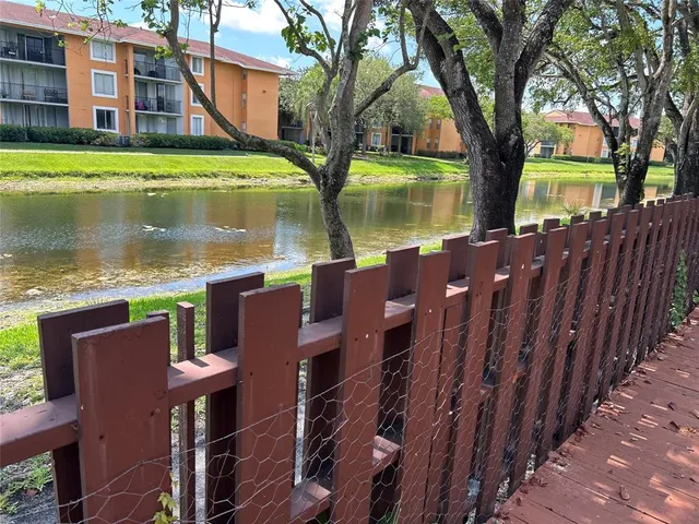 $460,000 | 7680 Northwest 79th Avenue, Unit P1, Tamarac, FL 33321