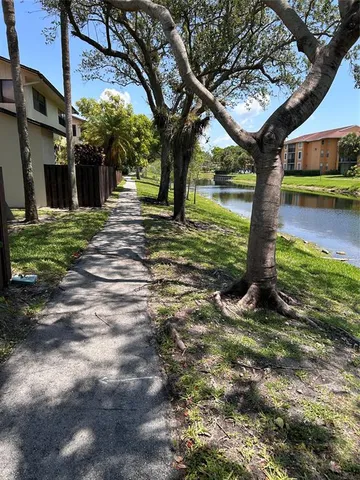 $460,000 | 7680 Northwest 79th Avenue, Unit P1, Tamarac, FL 33321