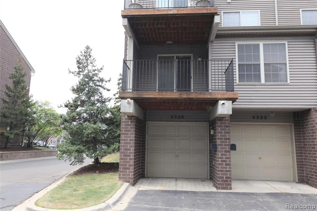4320 Maple Street Dearborn, MI 48126 - Photo 6 of 33