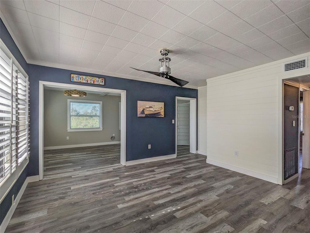 6504 Lincoln Road Bradenton, FL 34203 - Photo 11 of 32