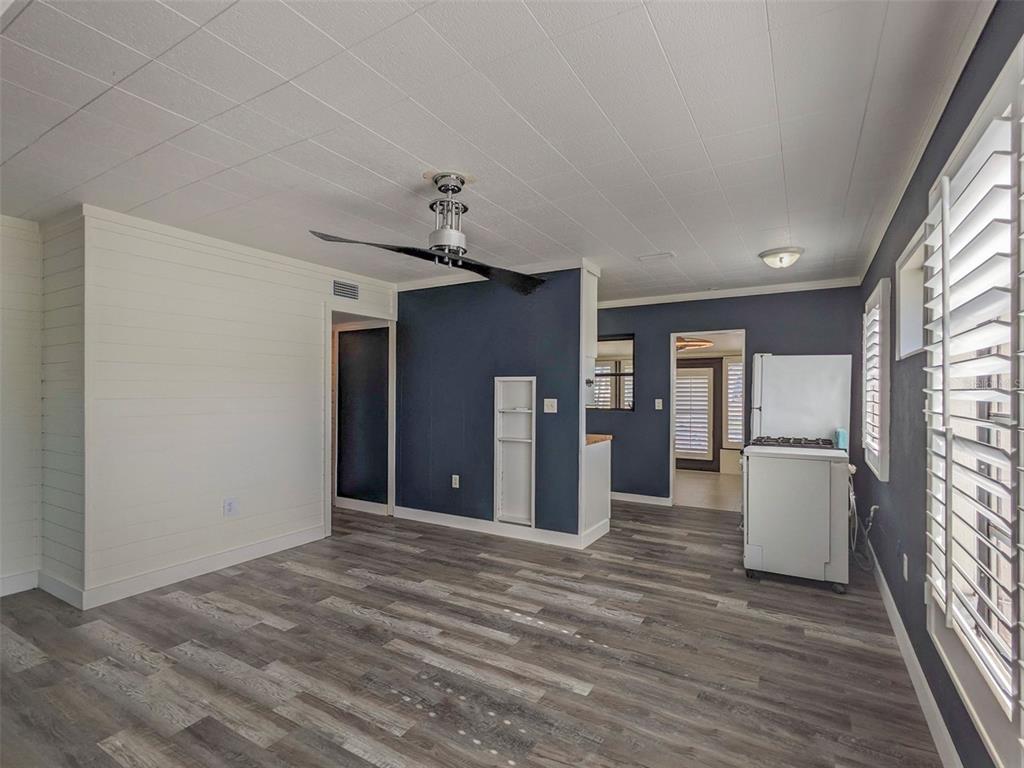 6504 Lincoln Road Bradenton, FL 34203 - Photo 13 of 32