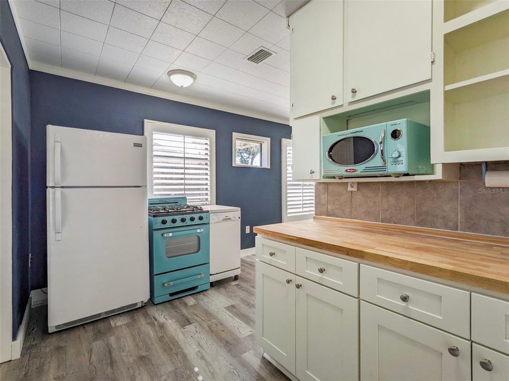 6504 Lincoln Road Bradenton, FL 34203 - Photo 9 of 32