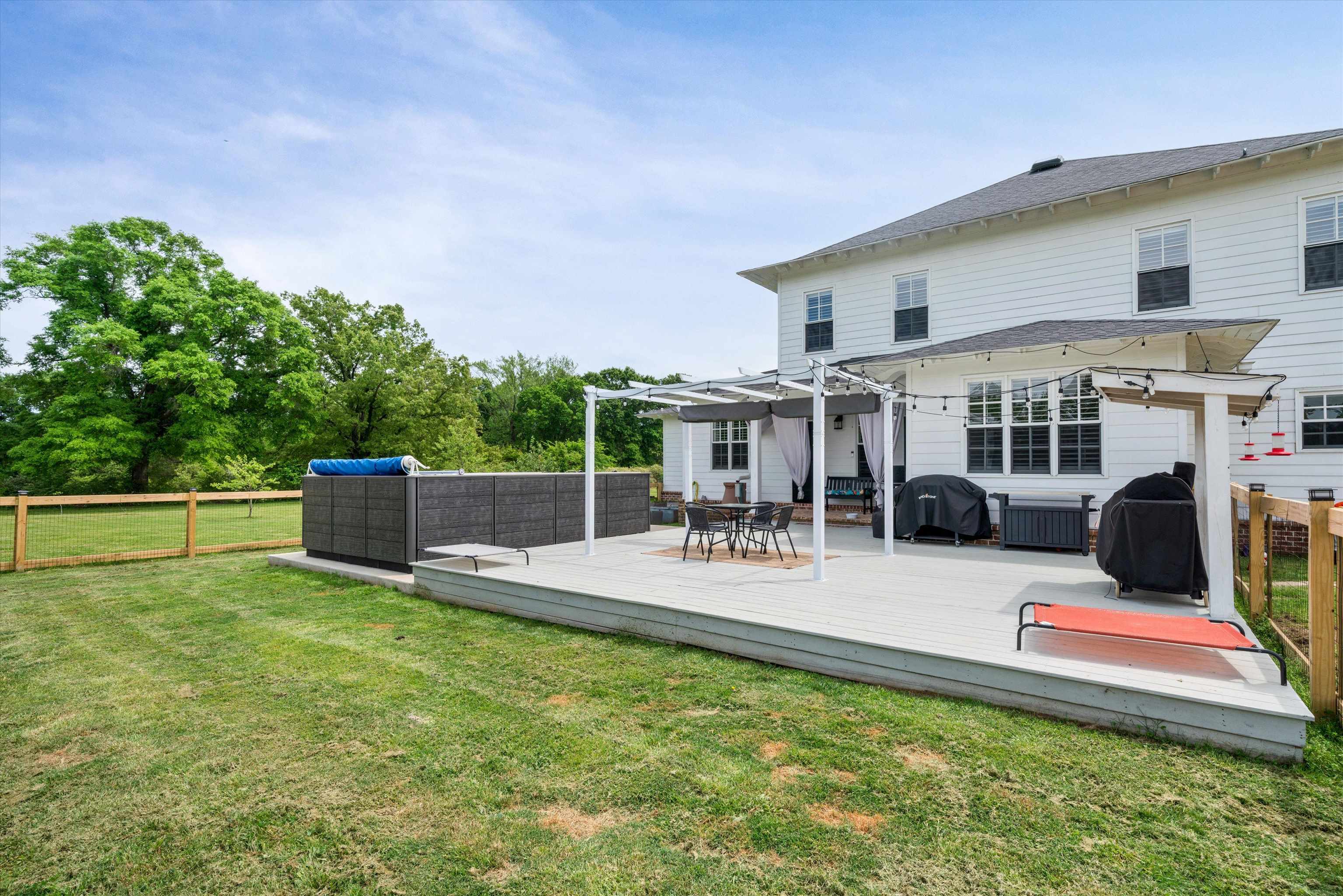 11300 Long Road Arlington, TN 38002 - Photo 36 of 39 a view of a house with swimming pool and sitting area
