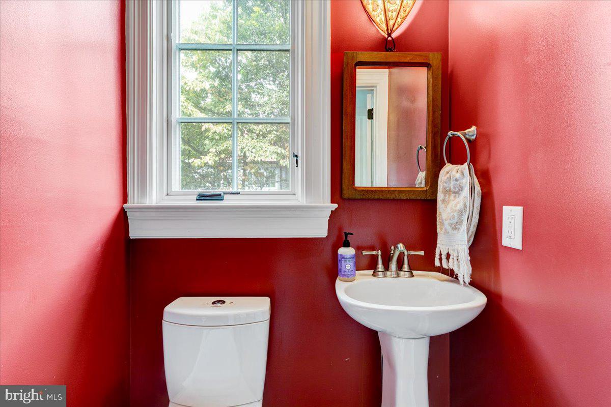 3227 33rd Place Northwest Washington, DC 20008 - Photo 18 of 44