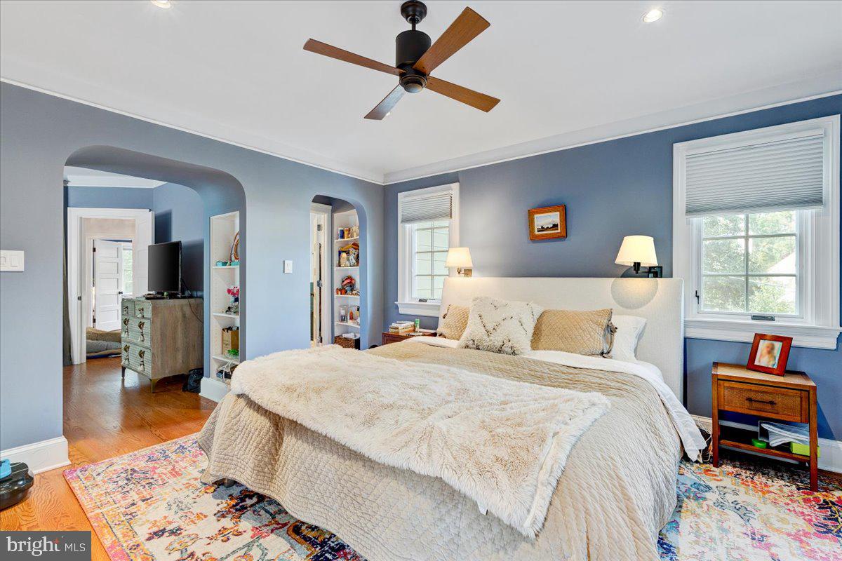 3227 33rd Place Northwest Washington, DC 20008 - Photo 26 of 44 Primary Suite