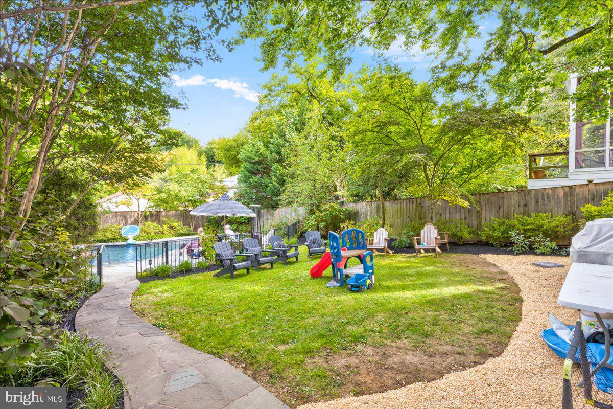 3227 33rd Place Northwest Washington, DC 20008 - Photo 43 of 44