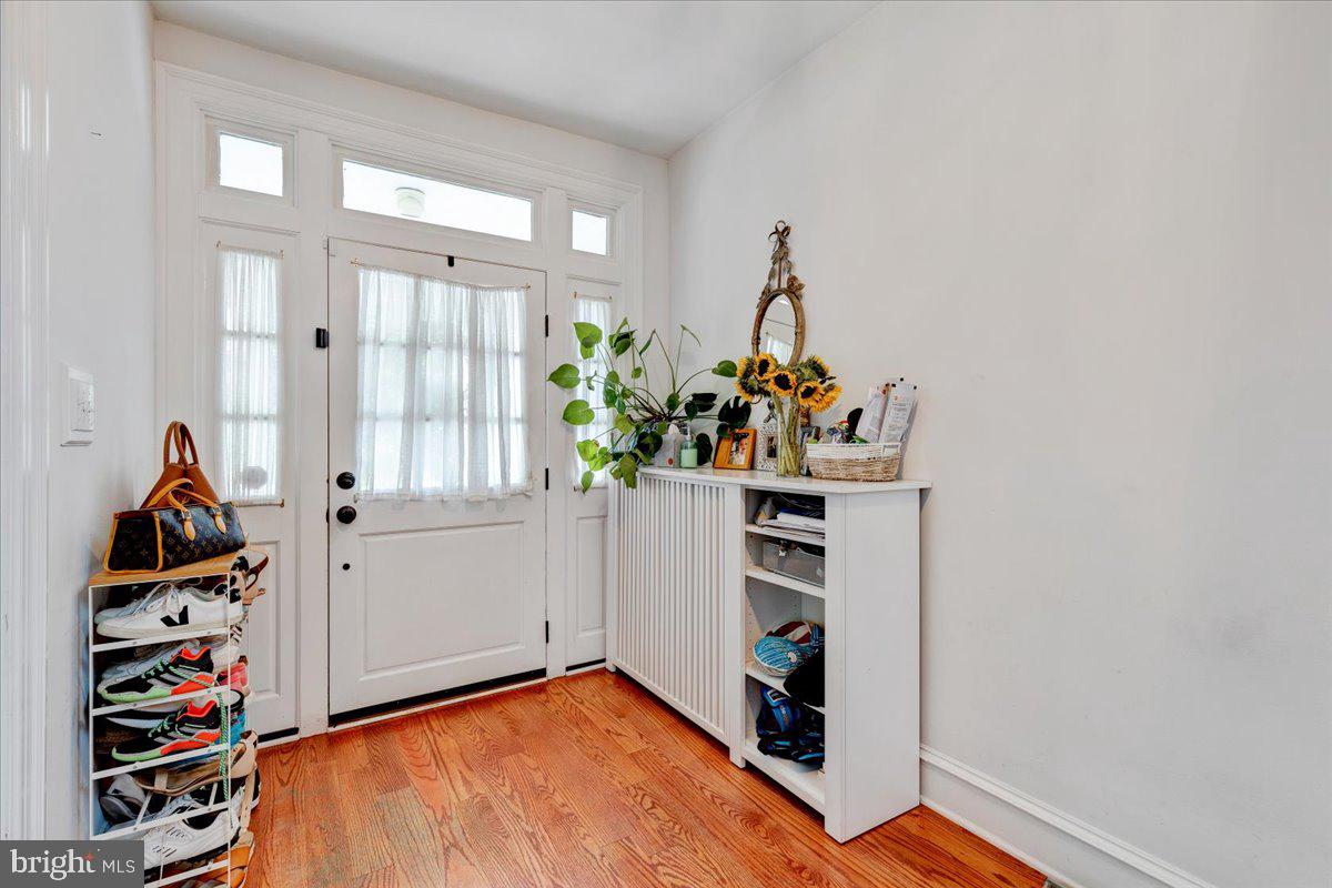 3227 33rd Place Northwest Washington, DC 20008 - Photo 5 of 44