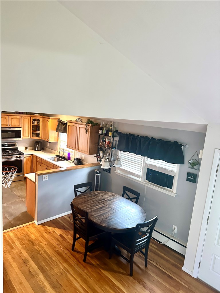88 Glenbrook Road Warwick, RI 02889 - Photo 9 of 33