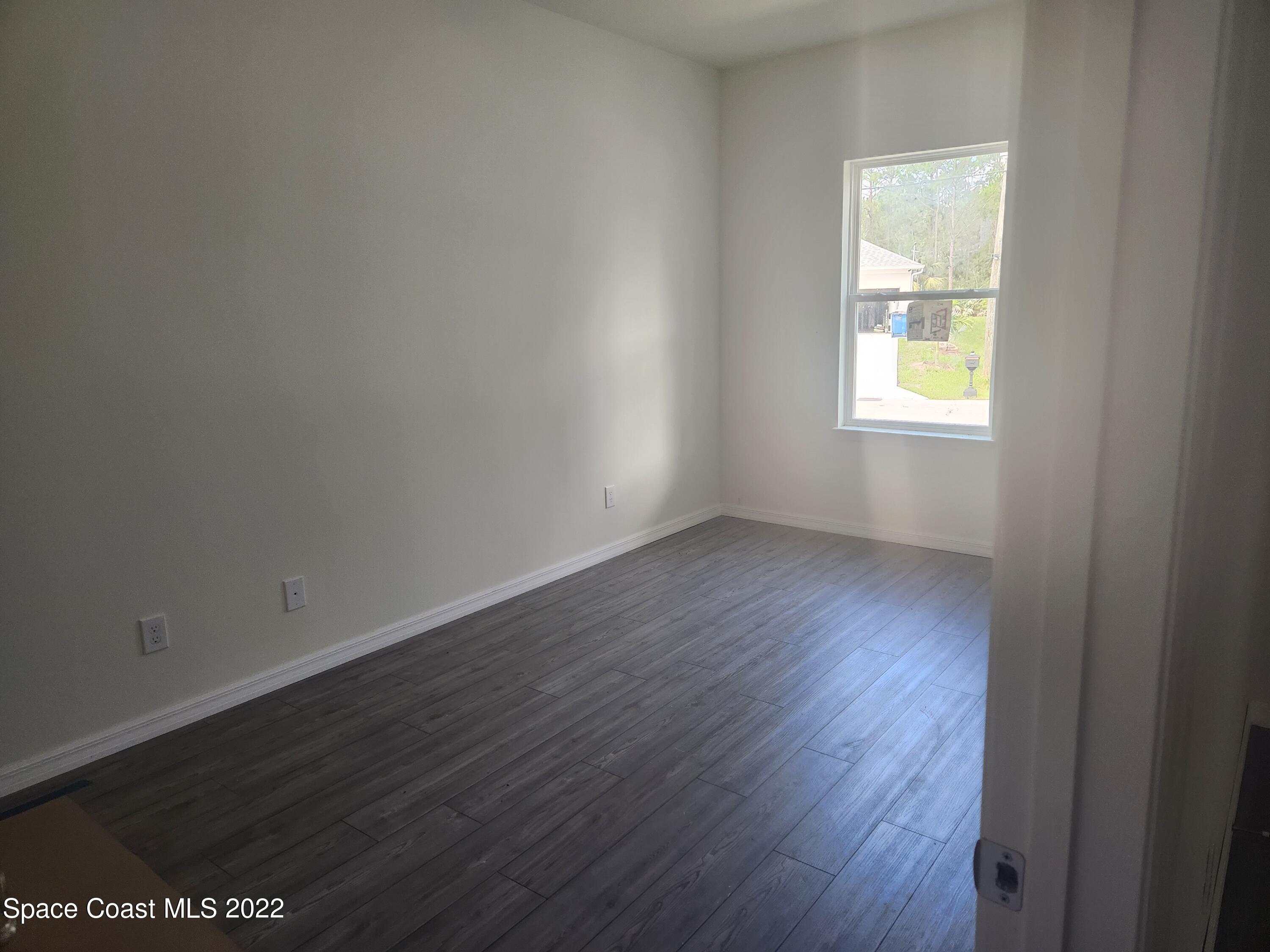 598 Lang Road Southwest Palm Bay, FL 32908 - Photo 6 of 7 598 flex