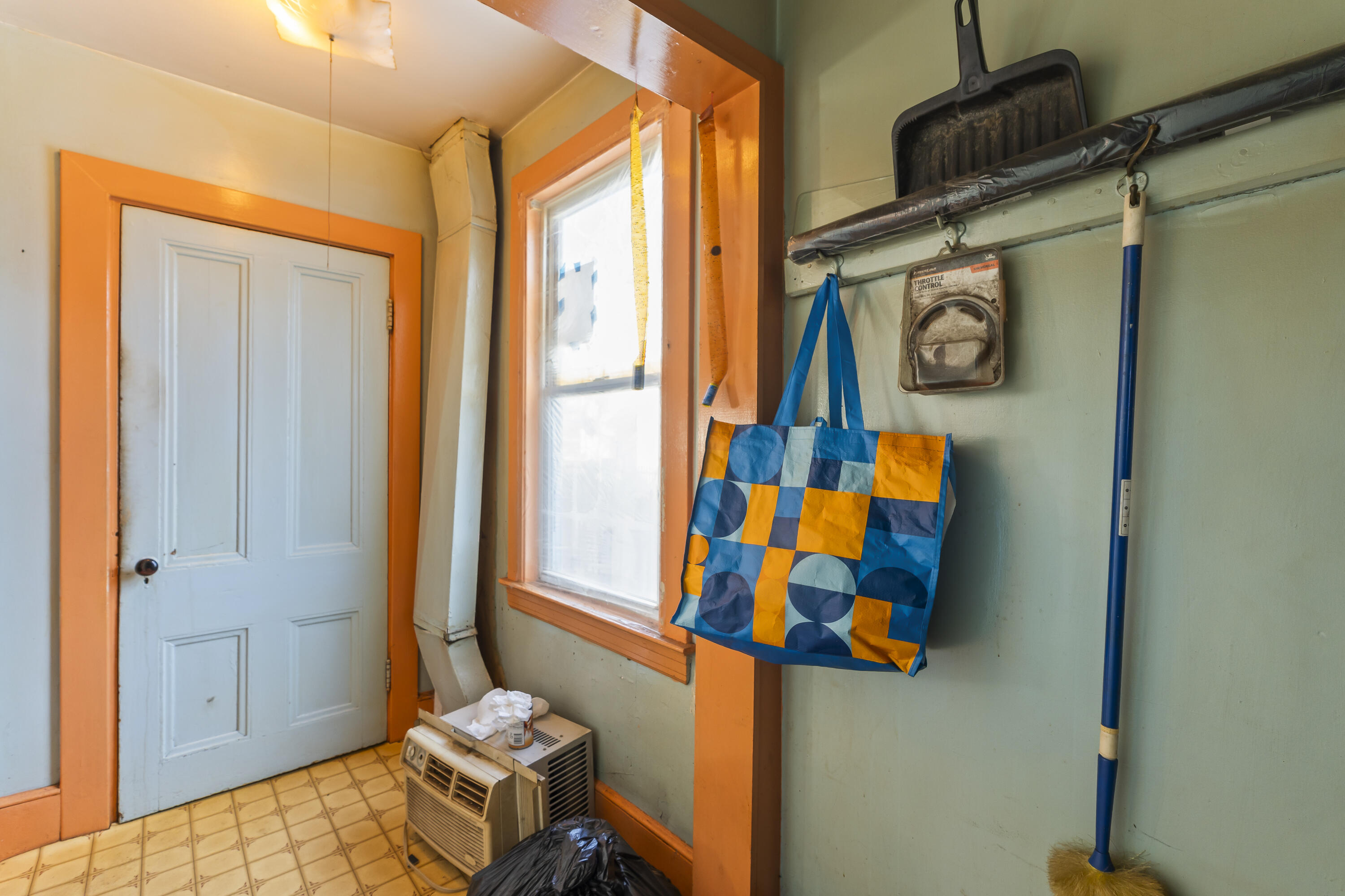 1021 Congress Street Portland, ME 04102 - Photo 11 of 42 Lower hallway