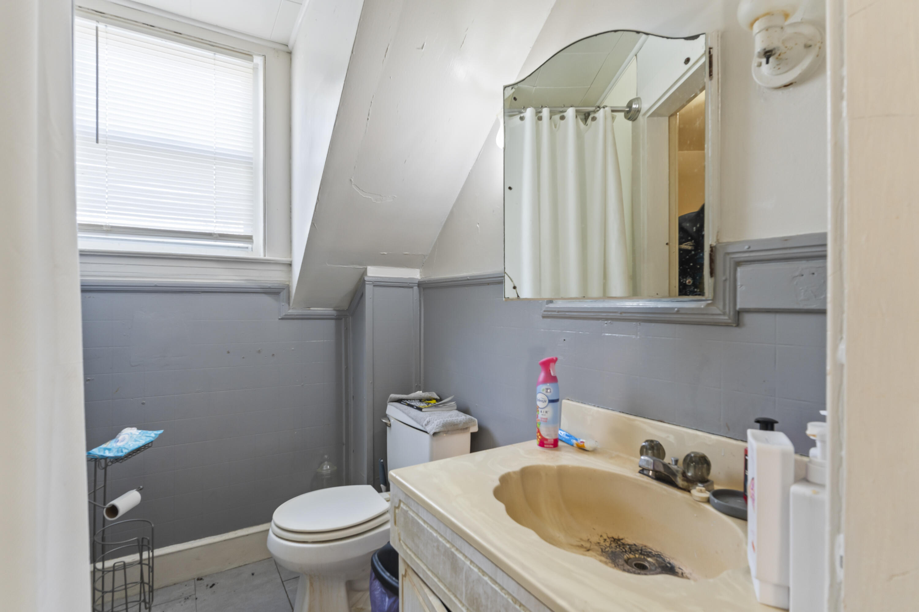 1021 Congress Street Portland, ME 04102 - Photo 31 of 42 Bathroom