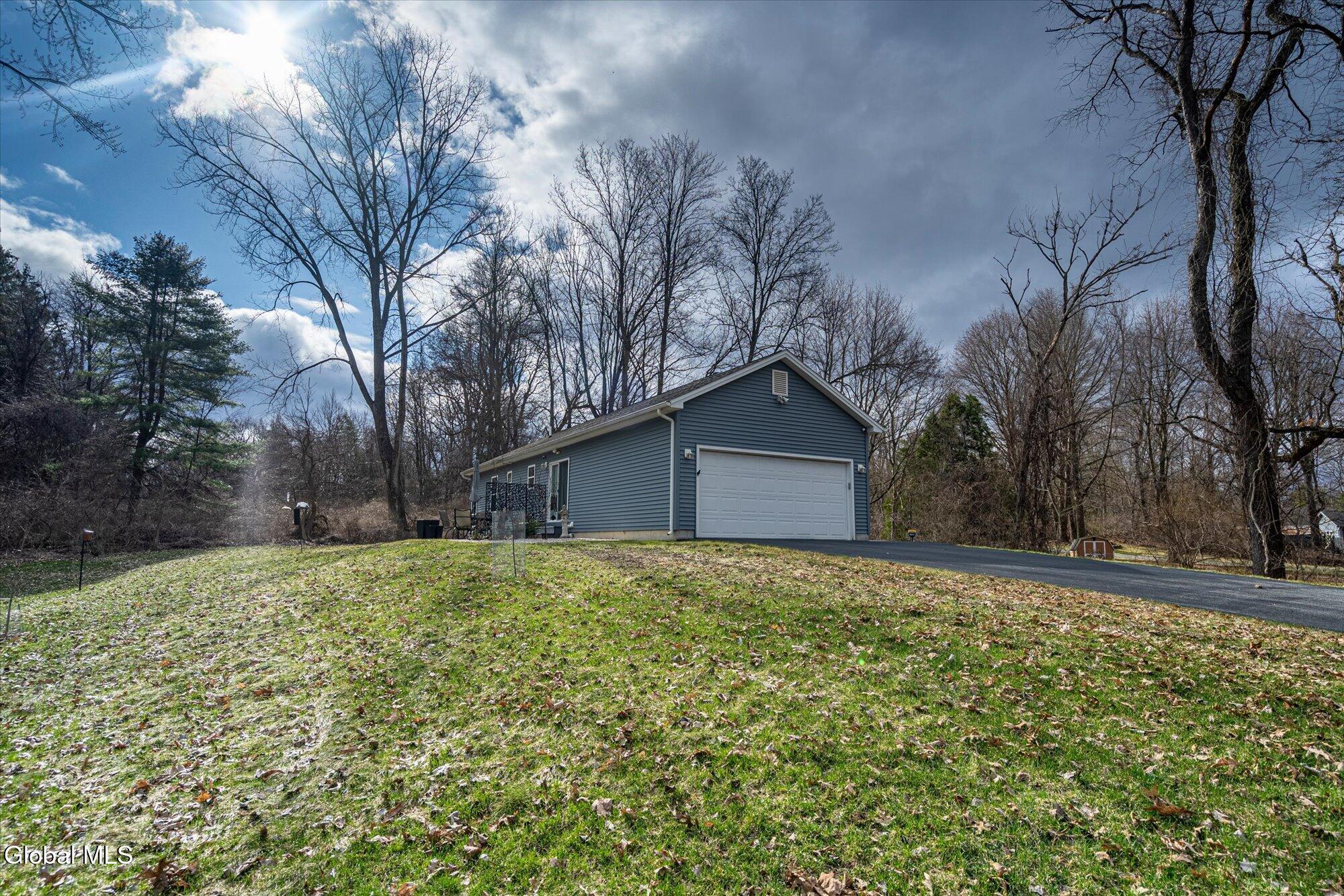 56 Meadowbrook Road Queensbury, NY 12804 - Photo 4 of 27 10-ADK-10