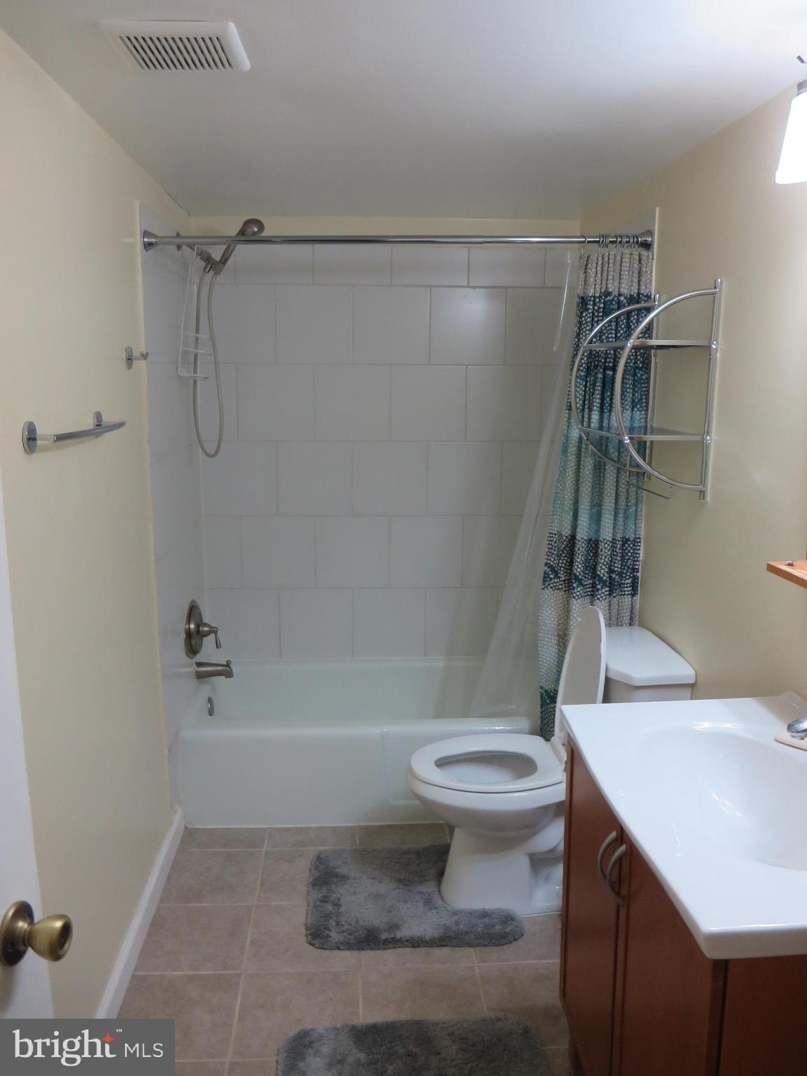 1413 Northgate Square, Unit 1C Reston, VA 20190 - Photo 11 of 22 Bath