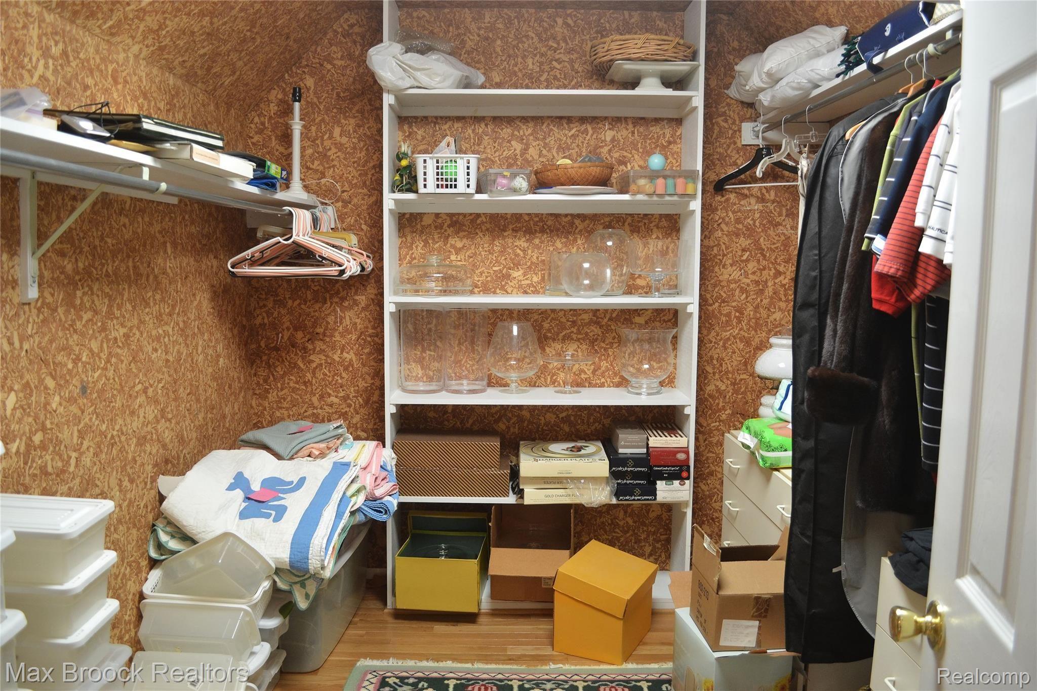 3795 Warwick Drive Rochester, MI 48309 - Photo 33 of 51 2ND FLOOR CEDAR CLOSET