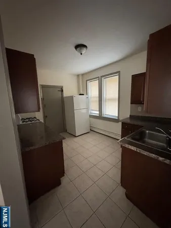 $1,800 | 166 Westminster Place, Unit 2R, Lodi, NJ 07644