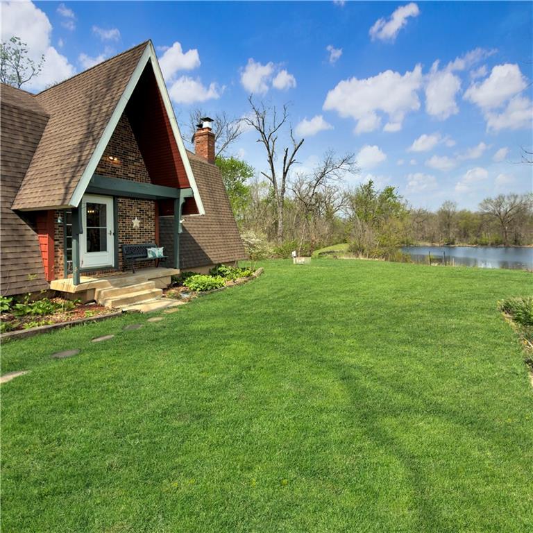 1017 Northeast 250 Road Knob Noster, MO 65336 - Photo 3 of 60