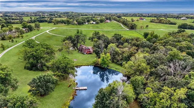 $424,000 | 1017 Northeast 250 Road, Knob Noster, MO 65336