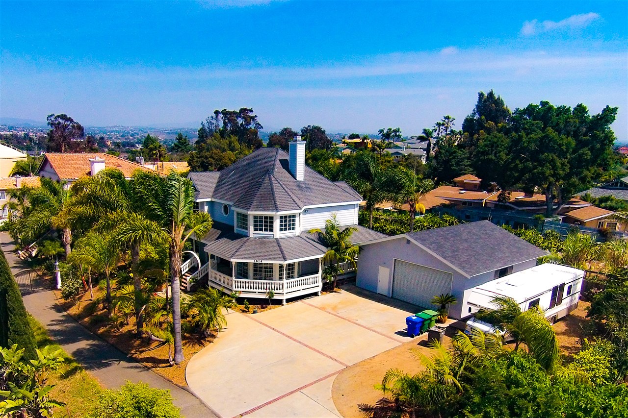 1614 Laurel Road Oceanside, CA 92054 - Photo 2 of 25 Gallery Image 2