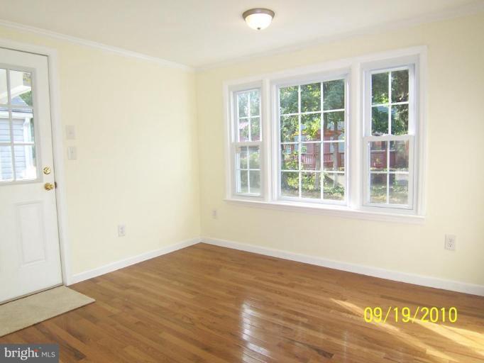 9018 Sudley Road Manassas, VA 20110 - Photo 22 of 22 Den