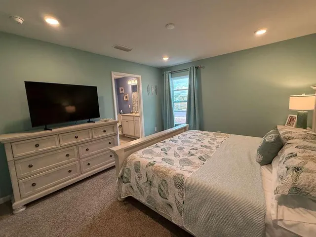 $2,350 | 128 Bluebeech Street, Freeport, FL 32439