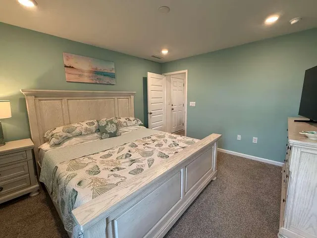 $2,350 | 128 Bluebeech Street, Freeport, FL 32439