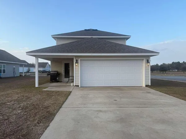 $2,200 | 128 Bluebeech Street, Freeport, FL 32439