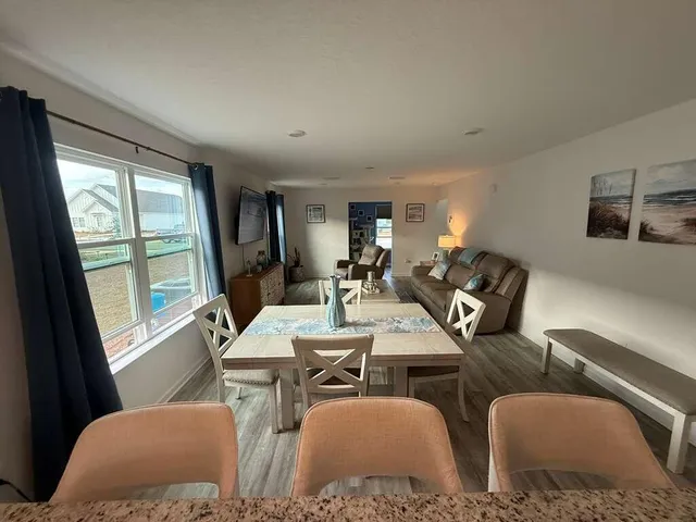 $2,350 | 128 Bluebeech Street, Freeport, FL 32439