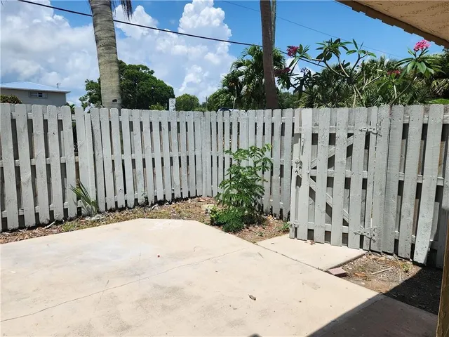 $1,800 | 595 North Tropic Lane, Unit 1A, Vero Beach, FL 32960