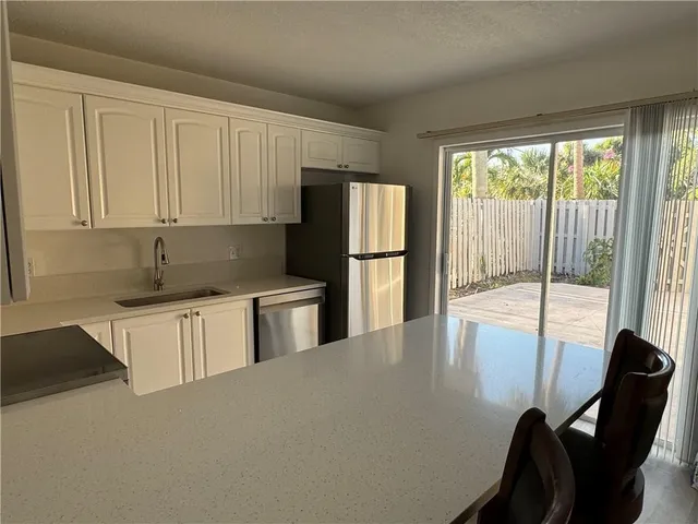 $1,800 | 595 North Tropic Lane, Unit 1A, Vero Beach, FL 32960