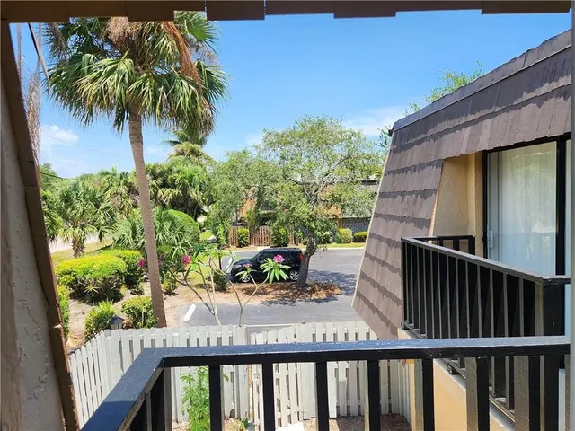 $1,800 | 595 North Tropic Lane, Unit 1A, Vero Beach, FL 32960