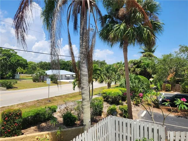 $1,800 | 595 North Tropic Lane, Unit 1A, Vero Beach, FL 32960