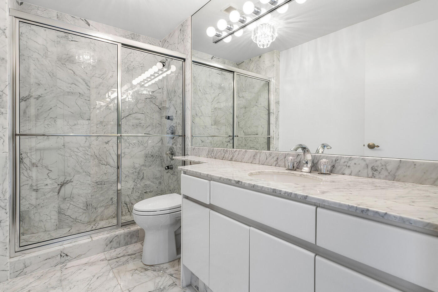7351 Promenade Drive, Unit F702 Boca Raton, FL 33433 - Photo 21 of 34 Bathroom