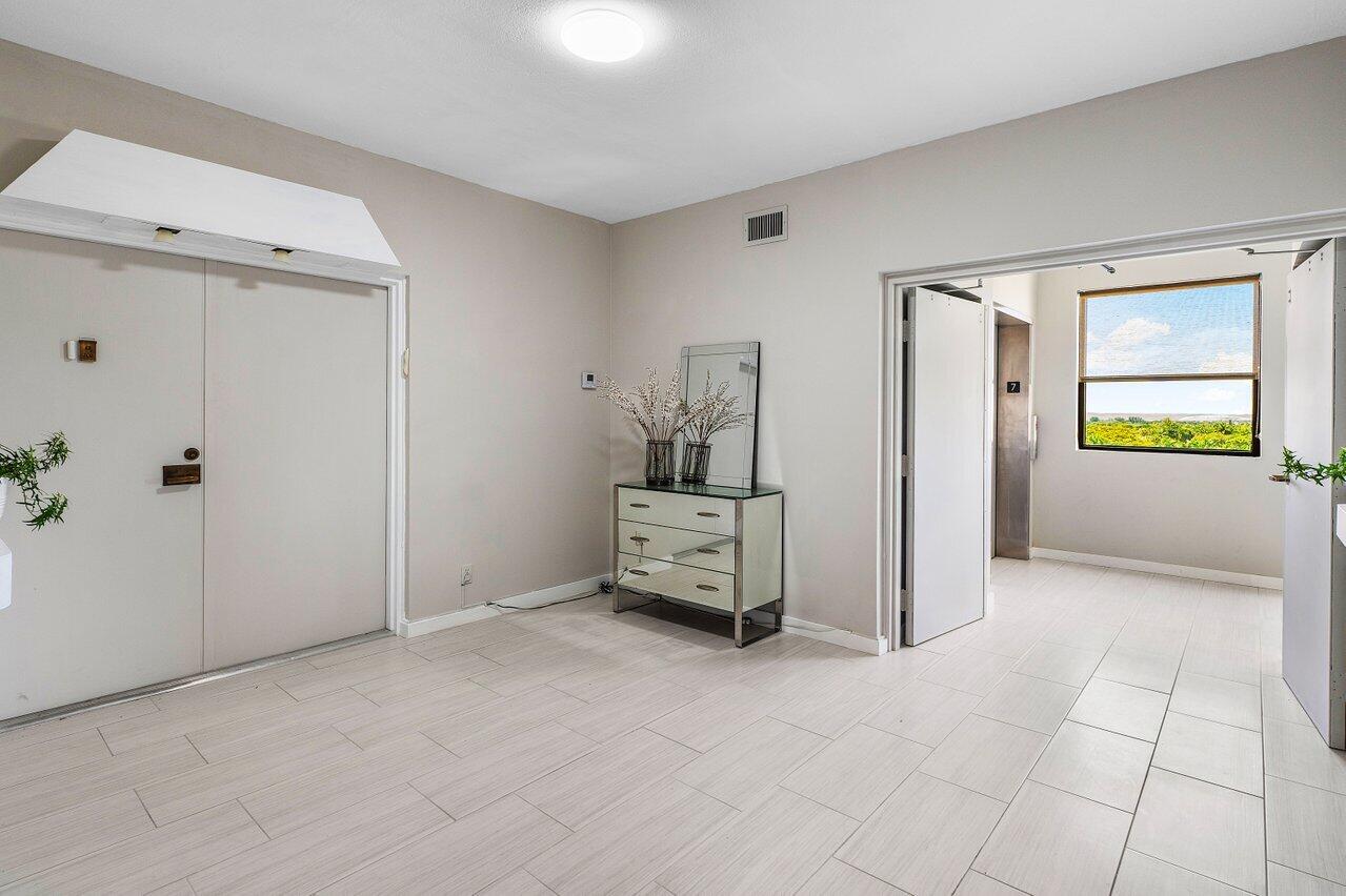 7351 Promenade Drive, Unit F702 Boca Raton, FL 33433 - Photo 27 of 34 Lobby