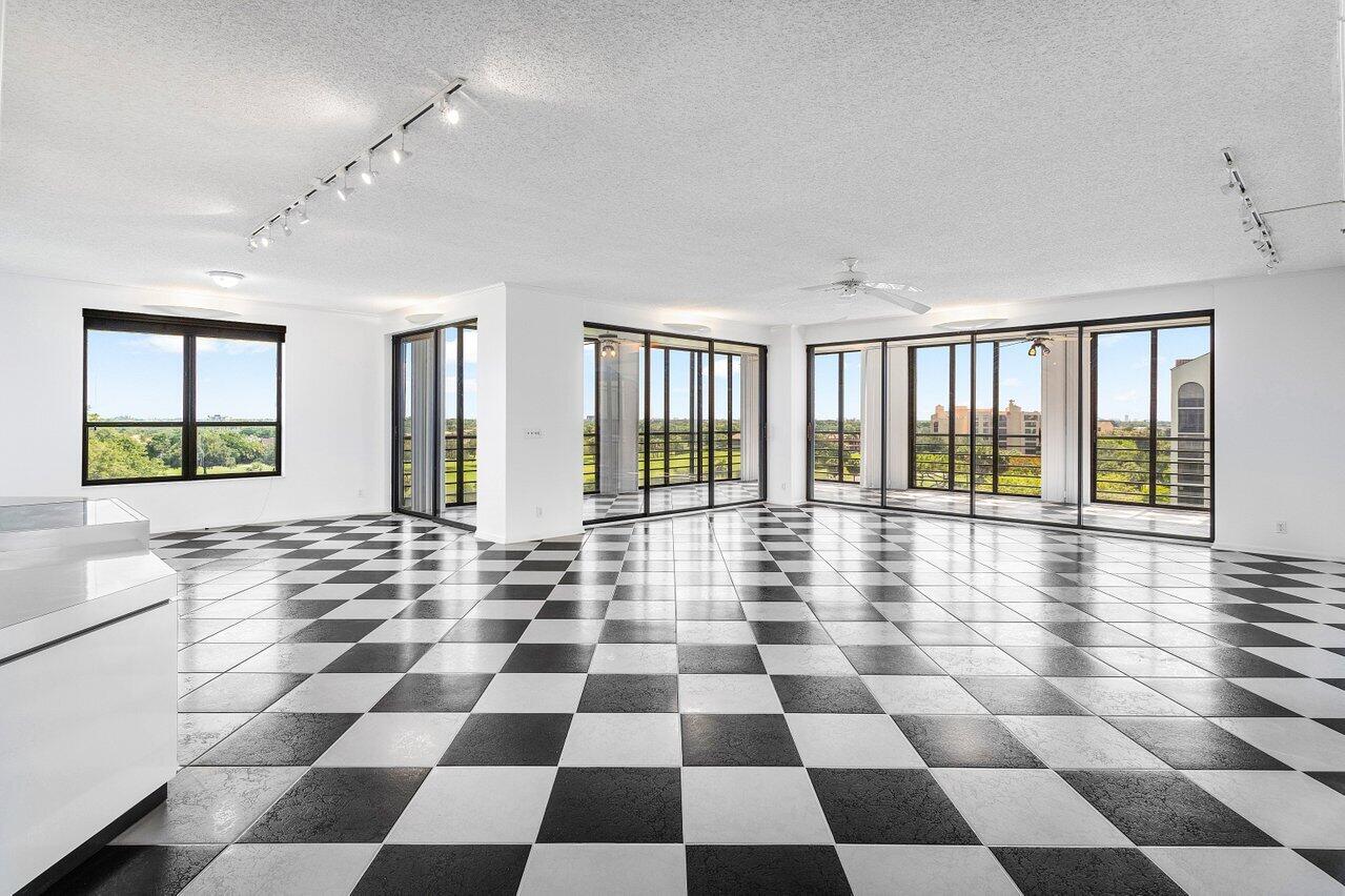 7351 Promenade Drive, Unit F702 Boca Raton, FL 33433 - Photo 4 of 34 Living Room