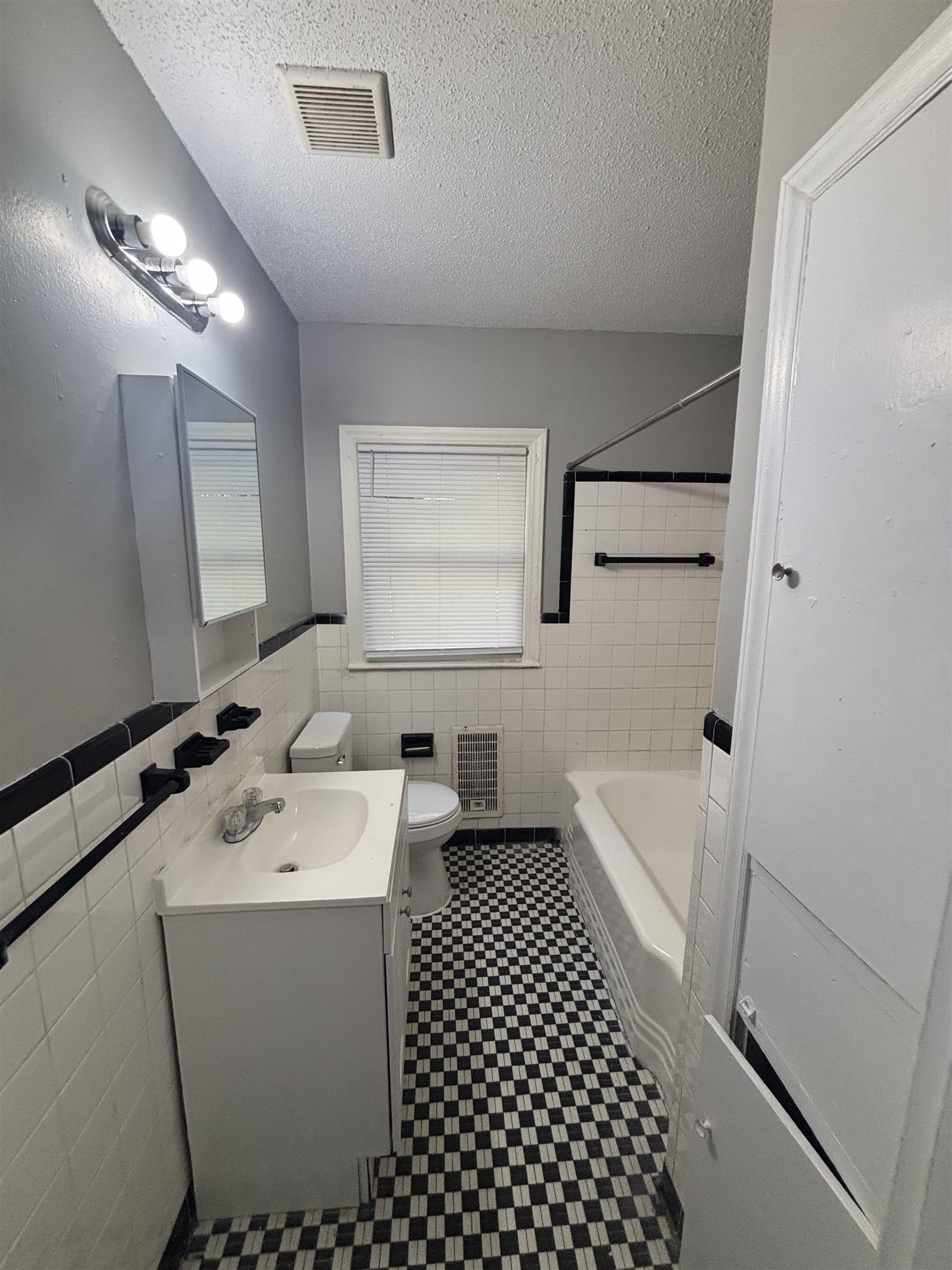 1294 Pallwood Road Memphis, TN 38122 - Photo 8 of 9