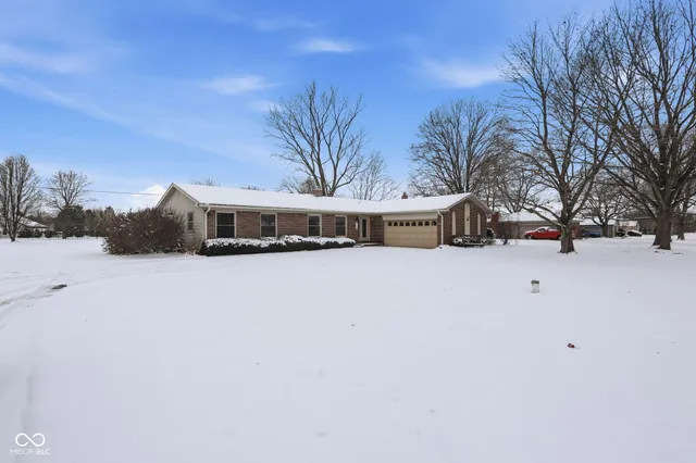 $395,000 | 5581 East County Road 350 South, Plainfield, IN 46168
