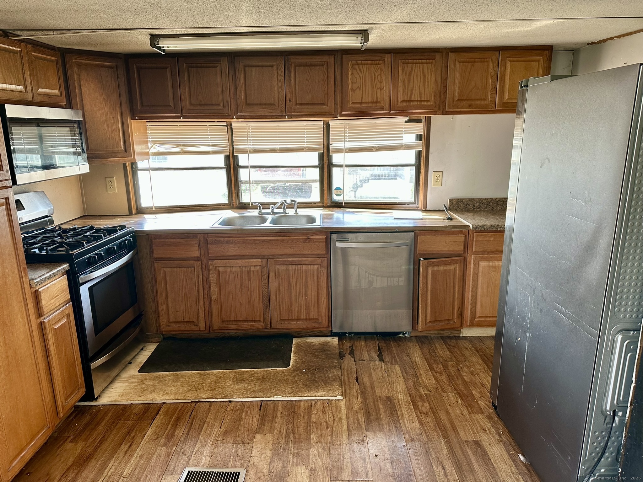6 Comanche Road East Hartford, CT 06118 - Photo 1 of 1 Gallery Image 1